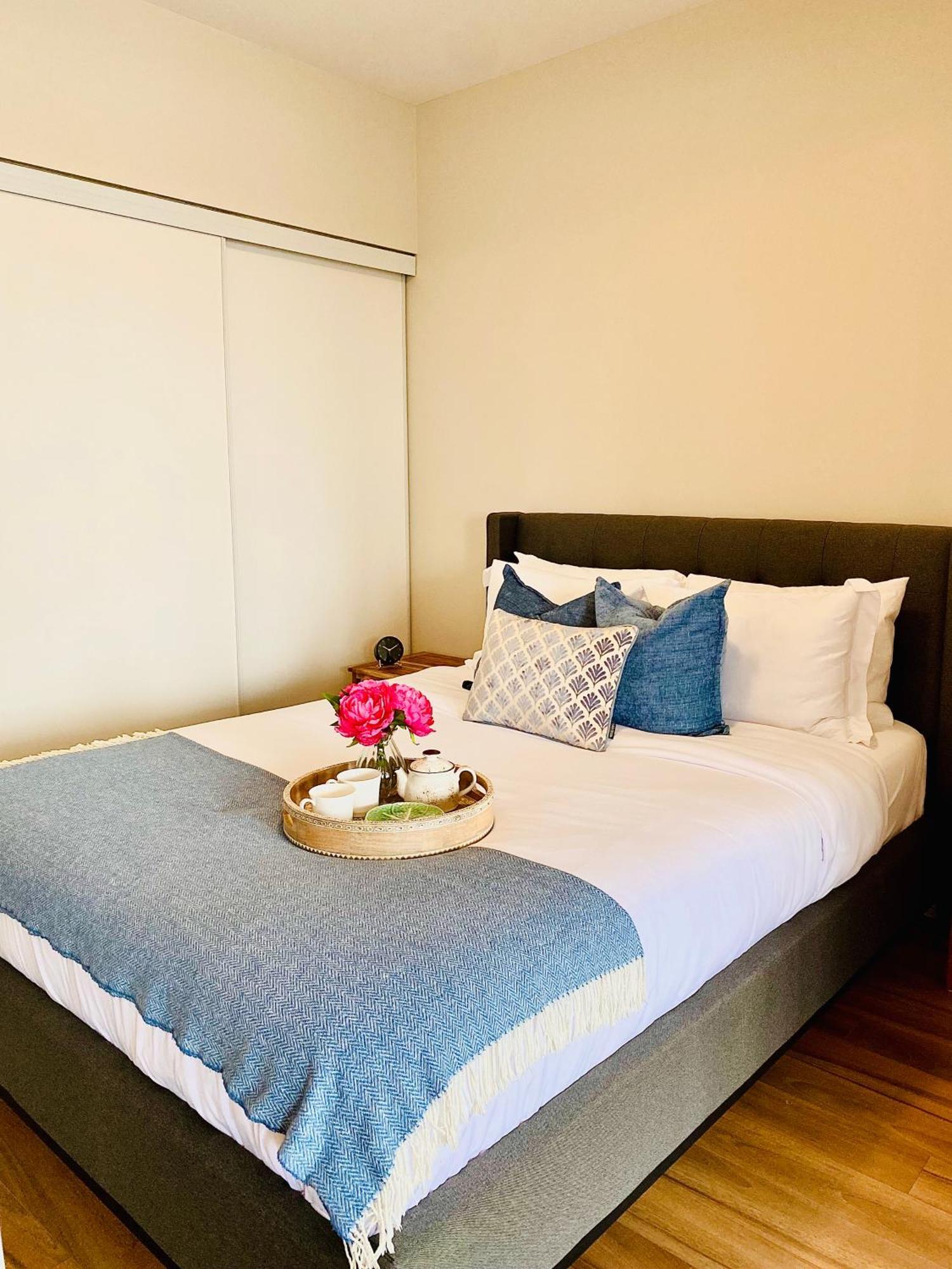 Central Toronto Suite - Free Parking, City Views, Near Cn Tower المظهر الخارجي الصورة